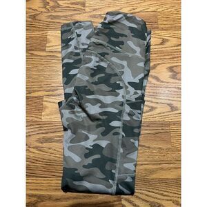 Shadow Sport High Waisted Leggings XS Camo‎ With Pockets